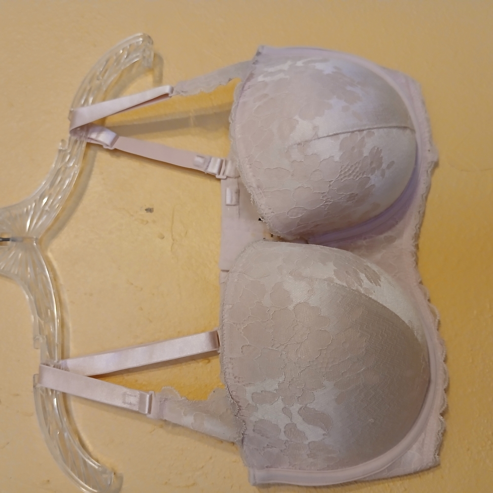 Elegant Lace Underwire Bra - Cream